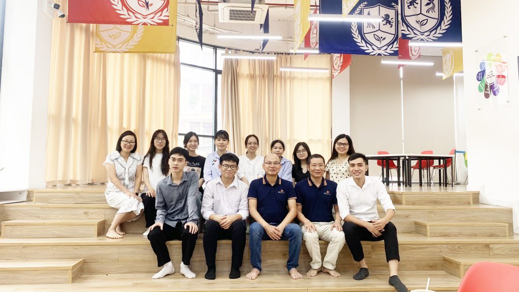 TRĂNG XANH” GẶP GỠ CÁC TÂN SINH VIÊN ĐẠI HỌC