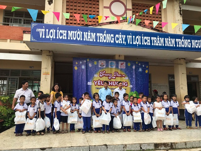 QUỸ TRĂNG XANH TỔ CHỨC CHƯƠNG TRÌNH “TRUNG THU YÊU THƯƠNG” TẠI ĐỊNH QUÁN, ĐỒNG NAI