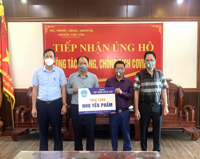 TẬP ĐOÀN BÁCH VIỆT TÀI TRỢ THÊM 10.200 KHAY XÉT NGHIỆM VIRUS SARS-COV-2 CHO TỈNH BẮC GIANG