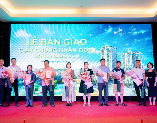 CƯ DÂN BV DIAMOND HILL NHẬN BÀN GIAO SỔ HỒNG