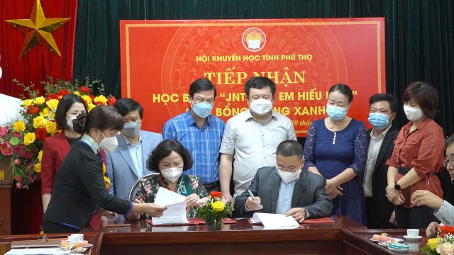 8ee01a8e-791d- 4bd5-bbbd-d0cb ef652098.jpg