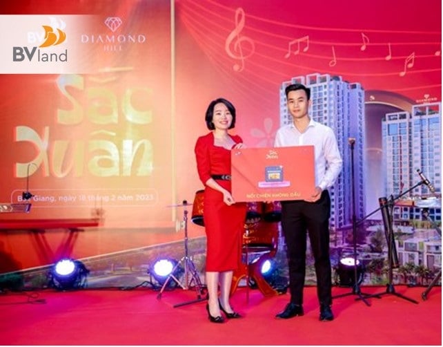 ĐẶC SẮC CHƯƠNG TRÌNH CA NHẠC “SẮC XUÂN” TẠI TỔ HỢP BẤT ĐỘNG SẢN CAO CẤP BV DIAMOND HILL