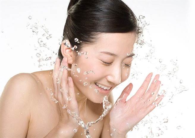 rua-mat-dung-cach1 rua-mat-dung-ccah1