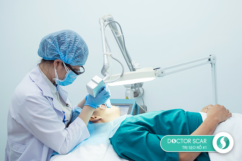 seo-ro-lau-nam-4 Laser Fractional Co2 được coi là phương pháp mới trong điều trị sẹo rỗ lâu năm chính xác đến từng điểm sẹo mà không cần ảnh hưởng đến vùng sẹo xung quanh