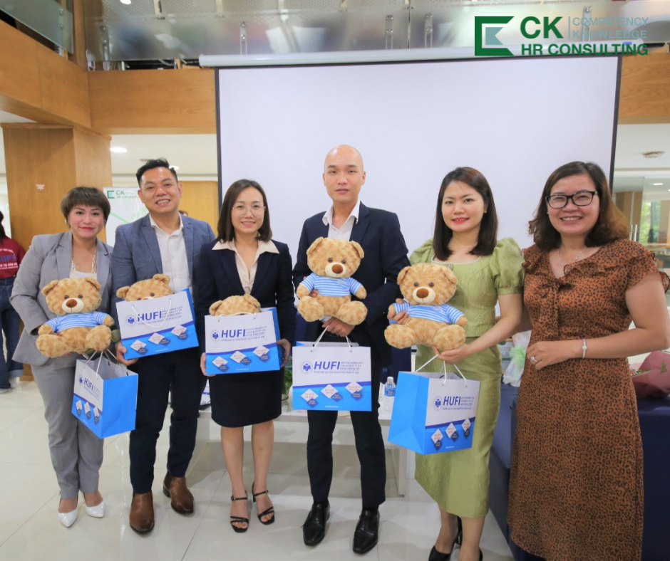 CK HR Consulting cùng HUFI hợp tác lần 2 tổ chức thành công Talkshow: “Chinh phục sự nghiệp – Khám phá bản thân”