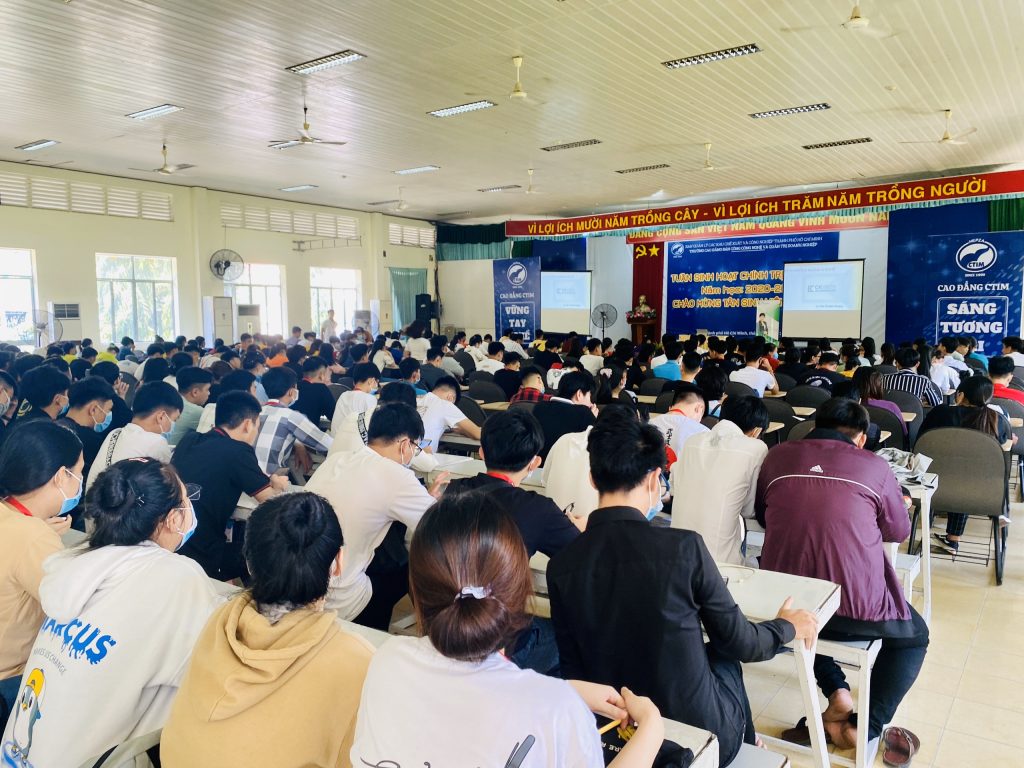 Giao Lưu ĐỊNH HƯỚNG NGHÀNH VÀ NGHỀ tại Cao Đẳng CTIM