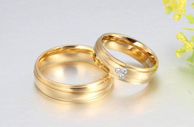 Bông tai kim cương