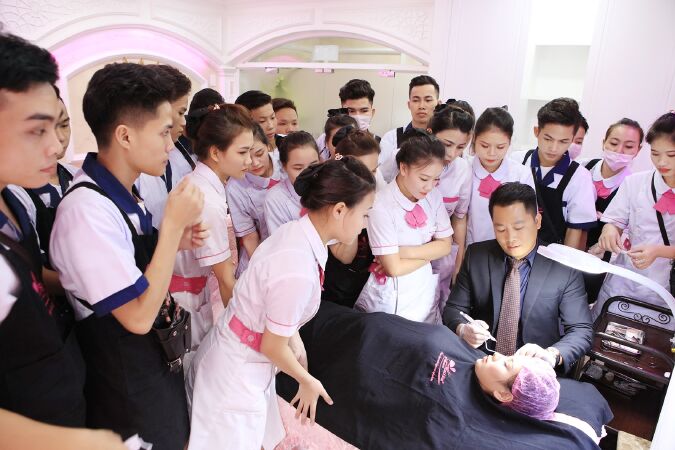 Phun môi màu hồng baby - màu hồng đào có đẹp không? Phun môi màu hồng baby - màu hồng đào có đẹp không?