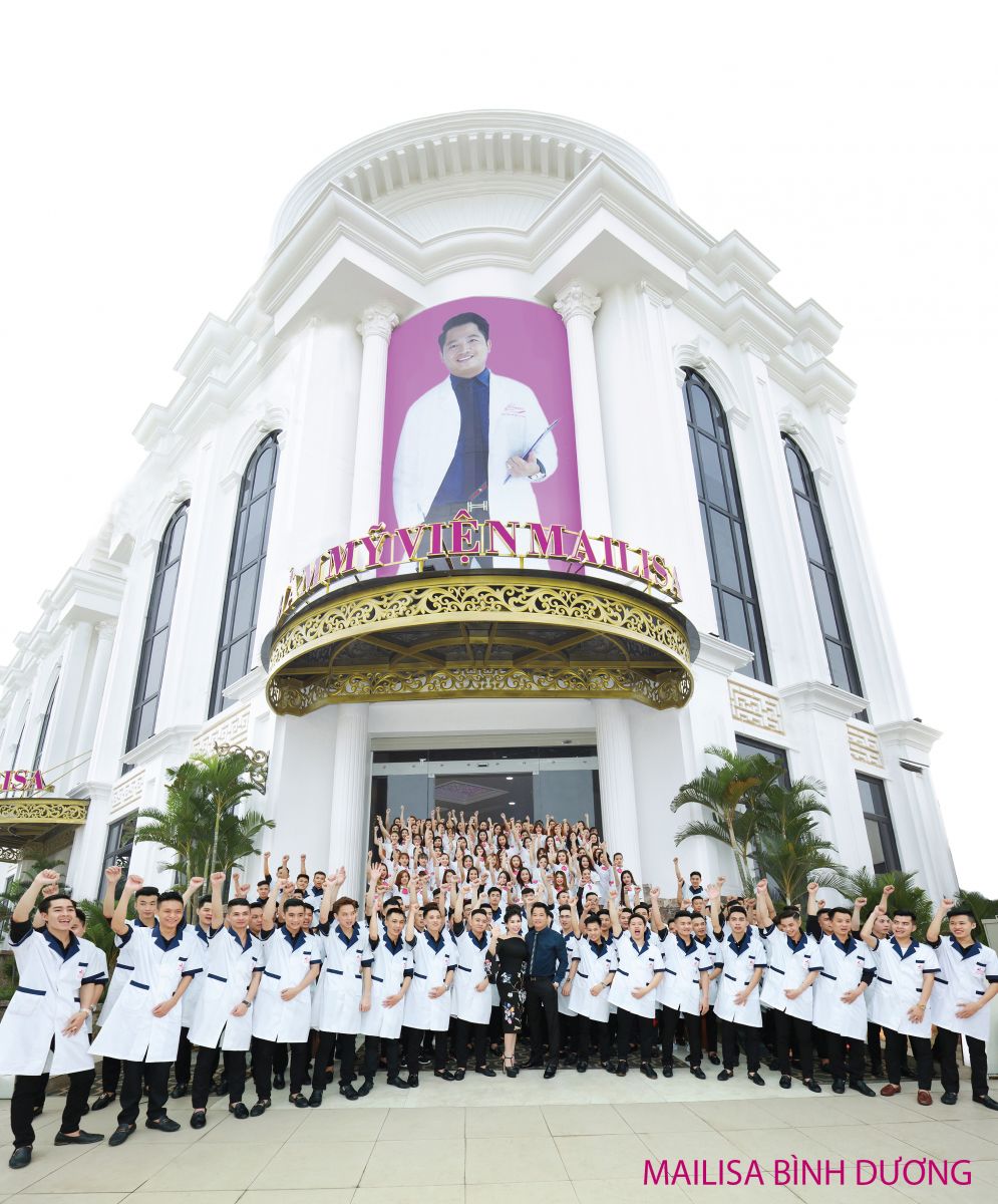 Tuổi thơ cơ cực ÍT AI BIẾT của Chủ thẩm mỹ viện Mailisa nổi tiếng VN Tuổi thơ cơ cực ÍT AI BIẾT của Chủ thẩm mỹ viện Mailisa nổi tiếng VN