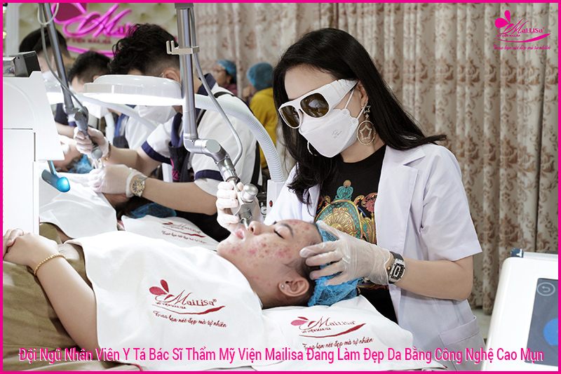 Tuổi thơ cơ cực ÍT AI BIẾT của Chủ thẩm mỹ viện Mailisa nổi tiếng VN Tuổi thơ cơ cực ÍT AI BIẾT của Chủ thẩm mỹ viện Mailisa nổi tiếng VN