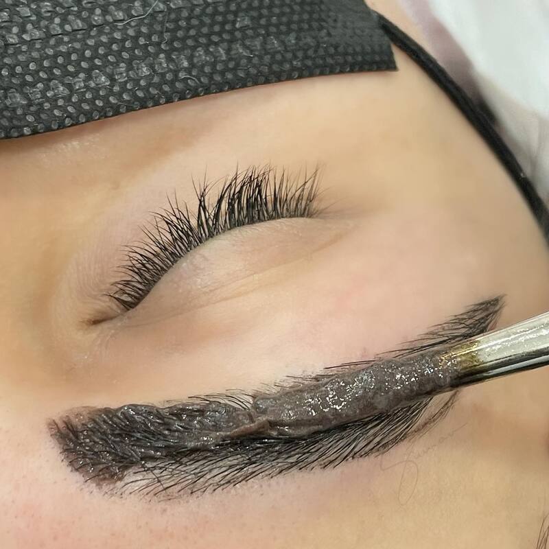 Lông mày điêu khắc là gì? RỦI RO khi điêu khắc chân mày nam nữ quy trình cách điêu khắc lông mày