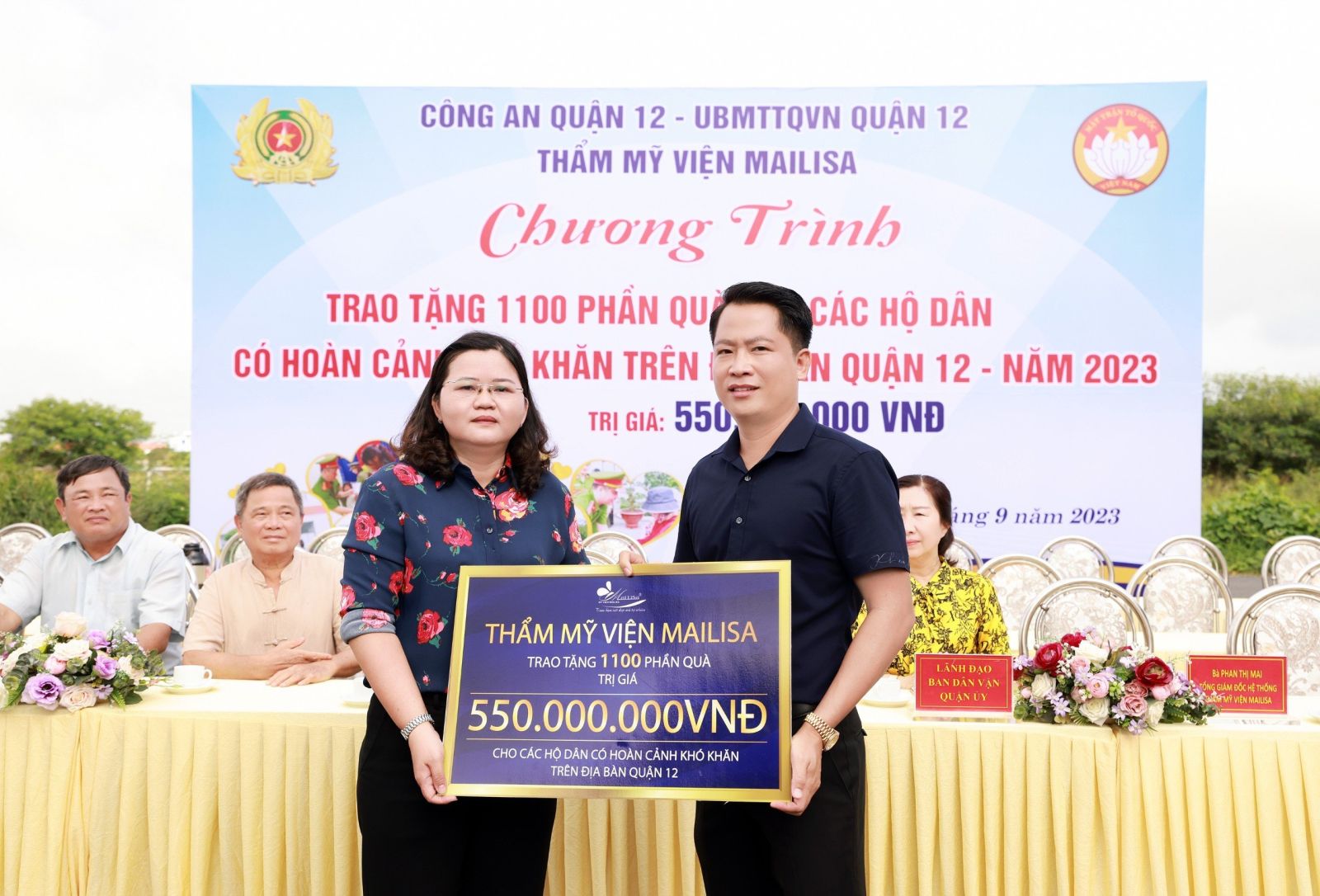Thẩm Mỹ Viện MAILISA Trao Tặng 22 Tấn Gạo Và 1100 Phần Quà Tới Bà Con Nghèo Quận 12 Tham-my-vien- Mailisa