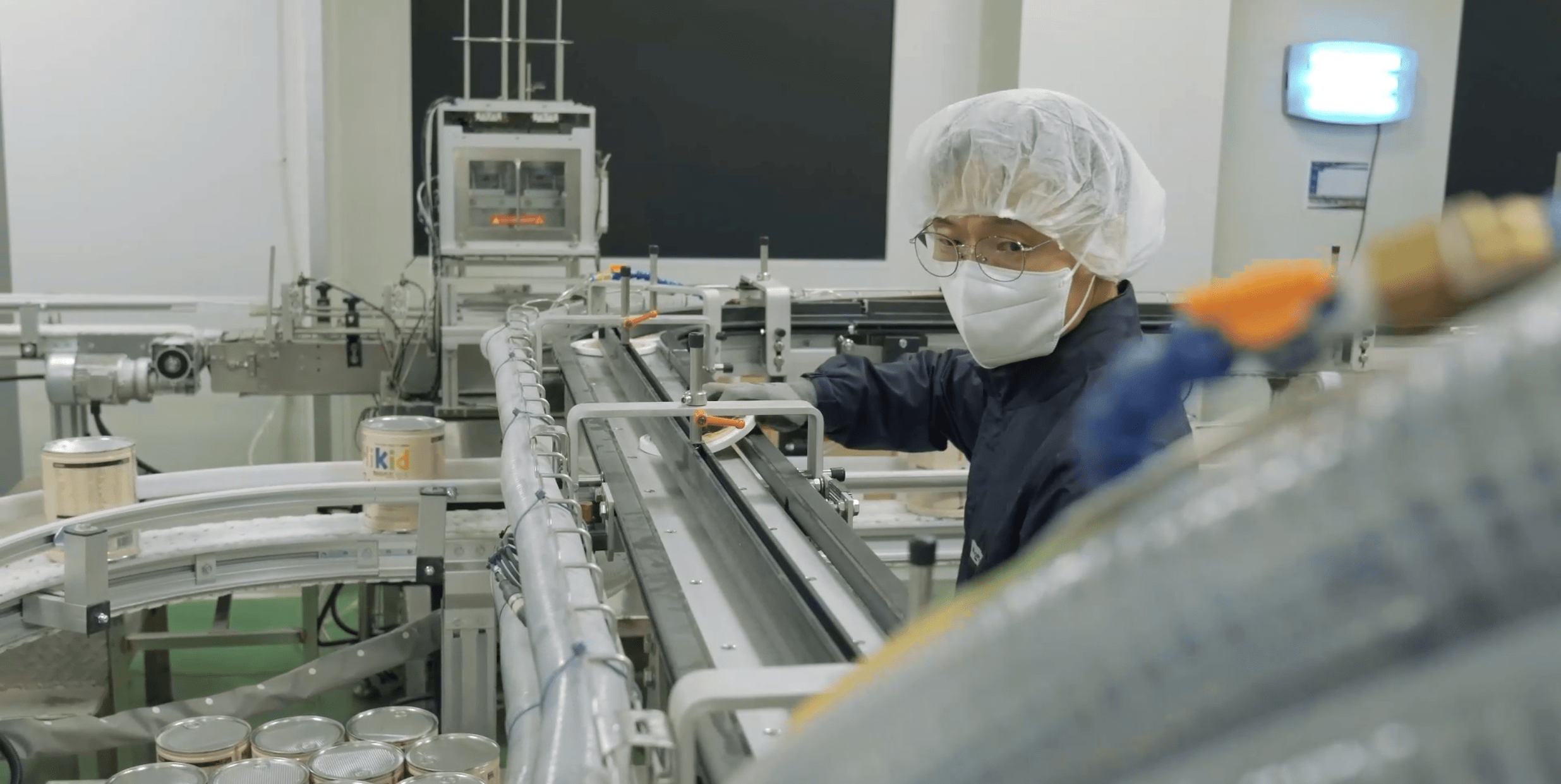 Phương Linh và chuyến thăm nhà máy Hàn Quốc T4/2023