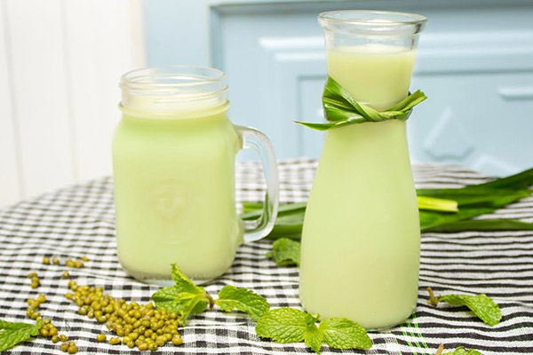 Cách làm sữa đậu xanh bằng máy xay sinh tố