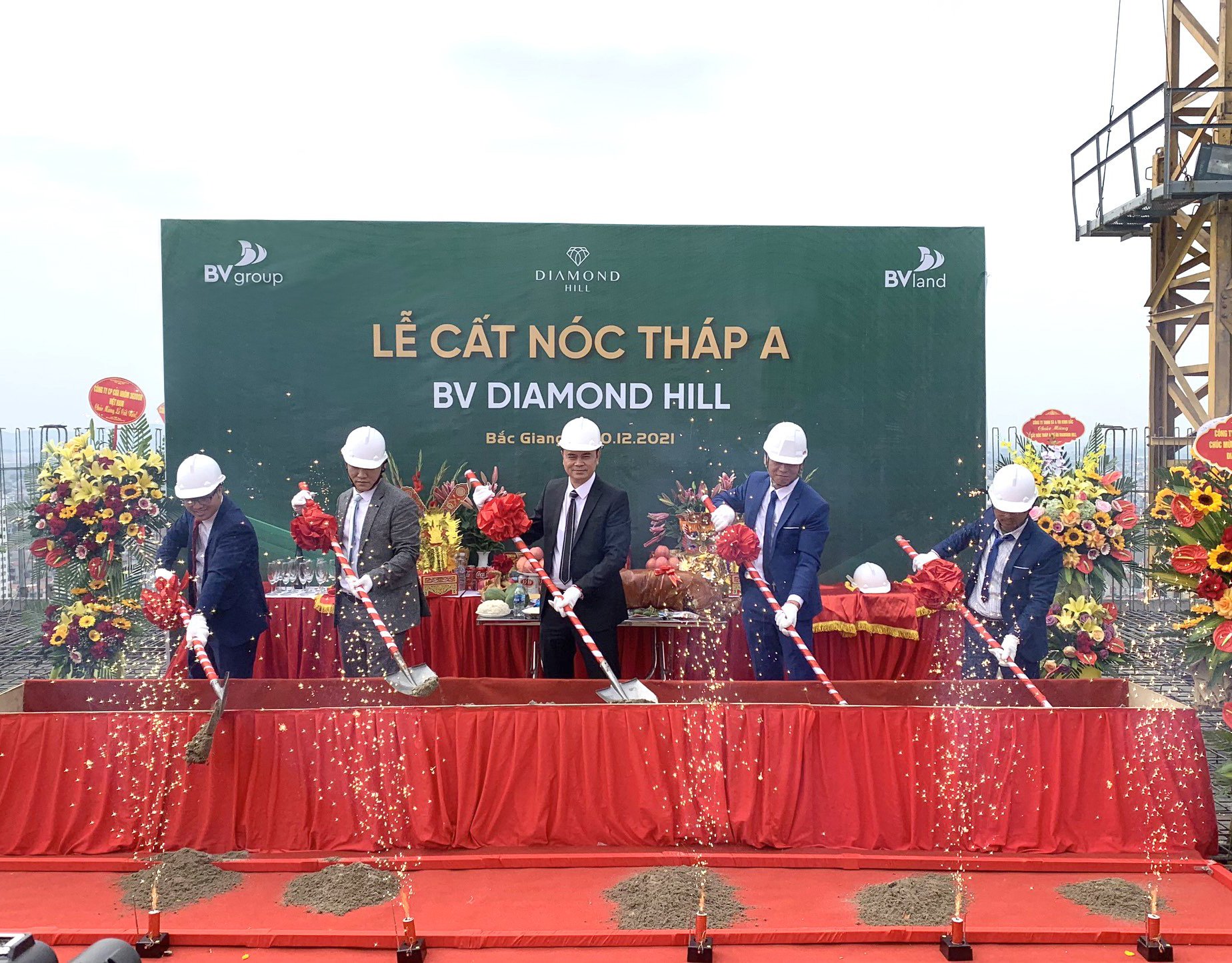 LỄ CẤT NÓC THÁP A – DỰ ÁN BV DIAMOND HILL