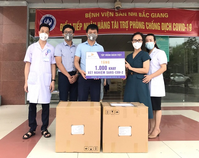 BV GROUP ĐÃ TÀI TRỢ HƠN 20 NGHÌN KHAY XÉT NGHIỆM COVID-19 CHO BẮC GIANG