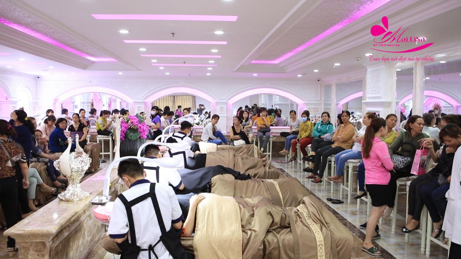 Vì sao phun môi, phun mày, phun mí tại thẩm mỹ viện Mailisa luôn đông khách? Vì sao phun môi, phun mày, phun mí tại thẩm mỹ viện Mailisa luôn đông khách?