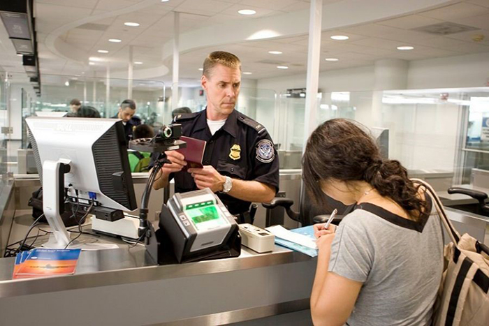 Tại Sao Nhiều Người Đã Có Visa Nhưng Vẫn Bị Từ Chối Cho Nhập Cảnh Vào Nước Mỹ