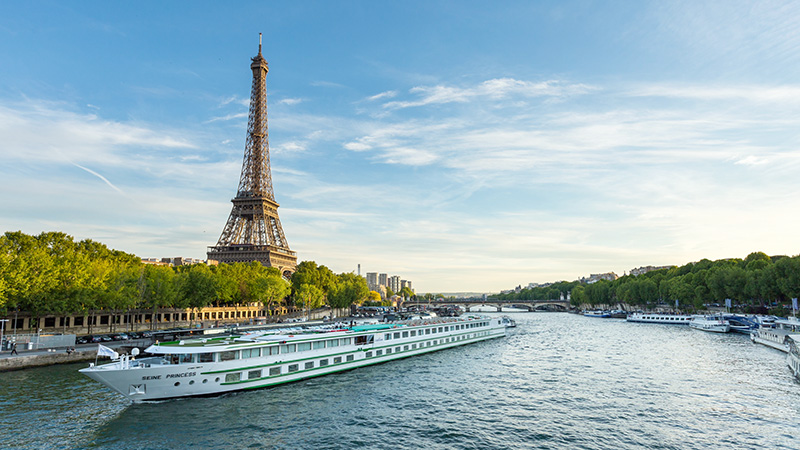 Lạc Bước Ở Paris Hoa Lệ