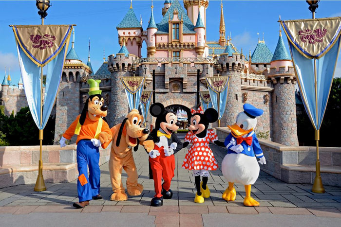 10-diem-du-lich-hap-dan-tai-california-disneyland