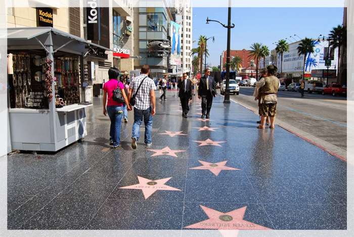 24-gio-o-kinh-do-dien-anh-hollywood-