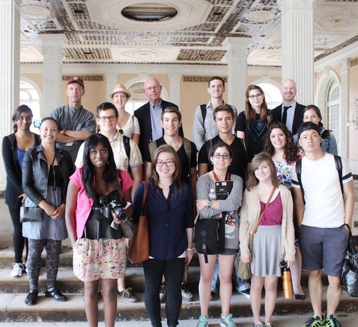 Câu Chuyện Bản Sắc Nước Mỹ