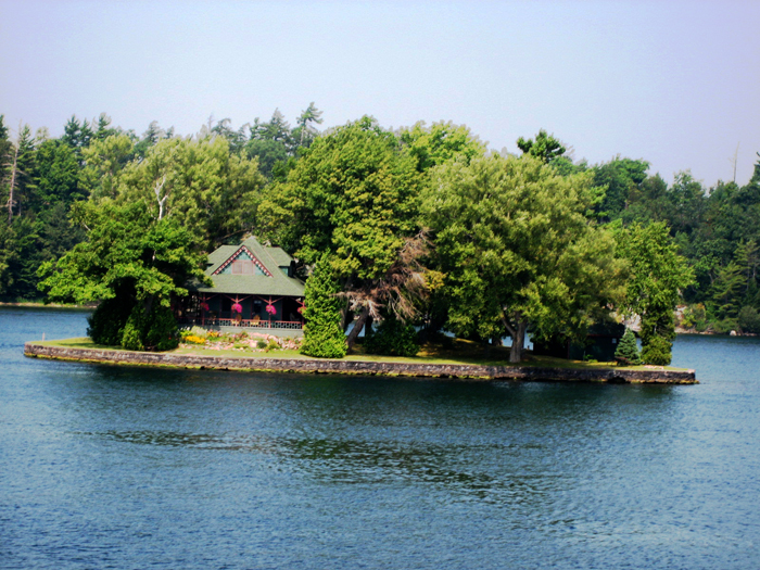 du-lich-canada-mua-he-me-man-tai-thousand-