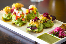 Mùa Thu Đâu Chỉ Có Lá Vàng?