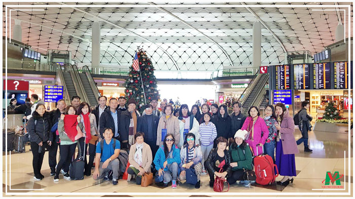 khach-doan-ngay-20-12